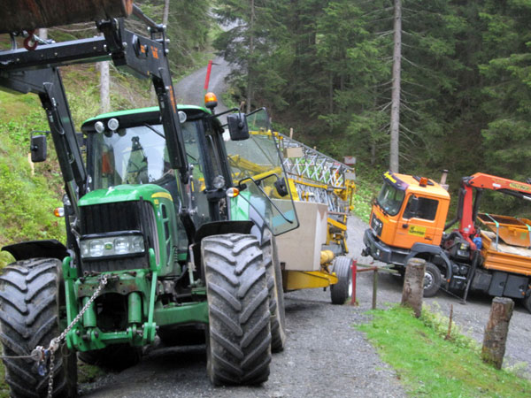 Über die Rodelbahn auf dem Weg zur Kelchalm (Bild 1)